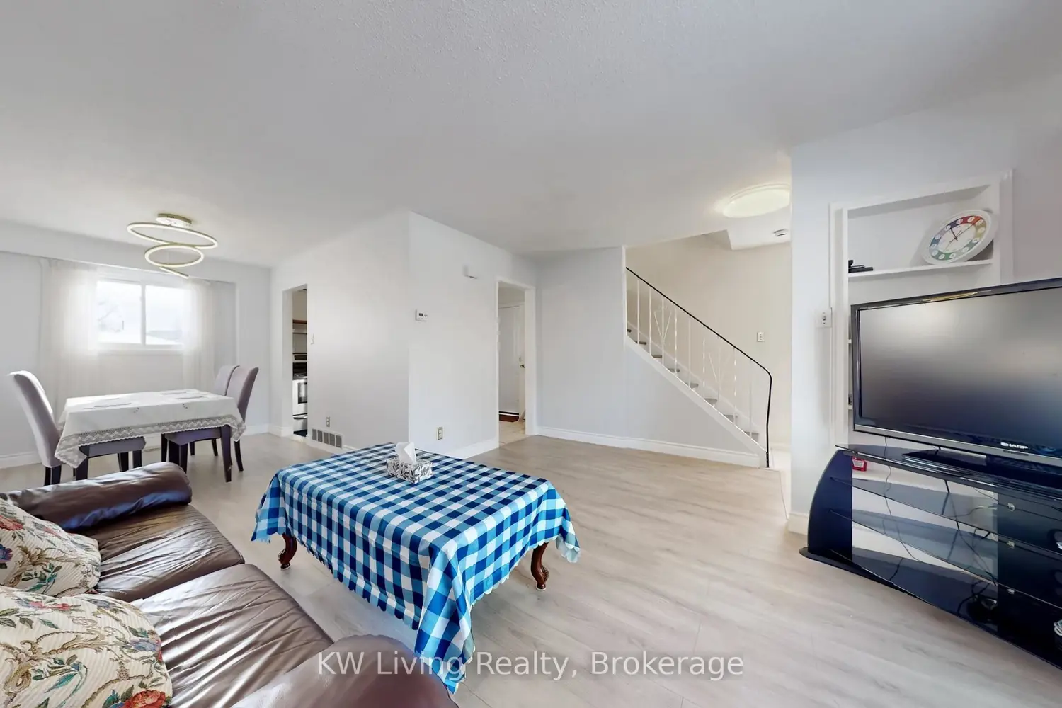 Additional image 9 of 944 Blairholm Avenue