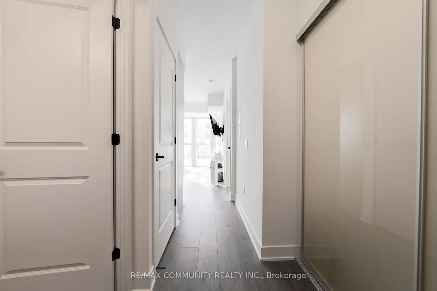 Additional image 2 of 2333 Khalsa Gate 708