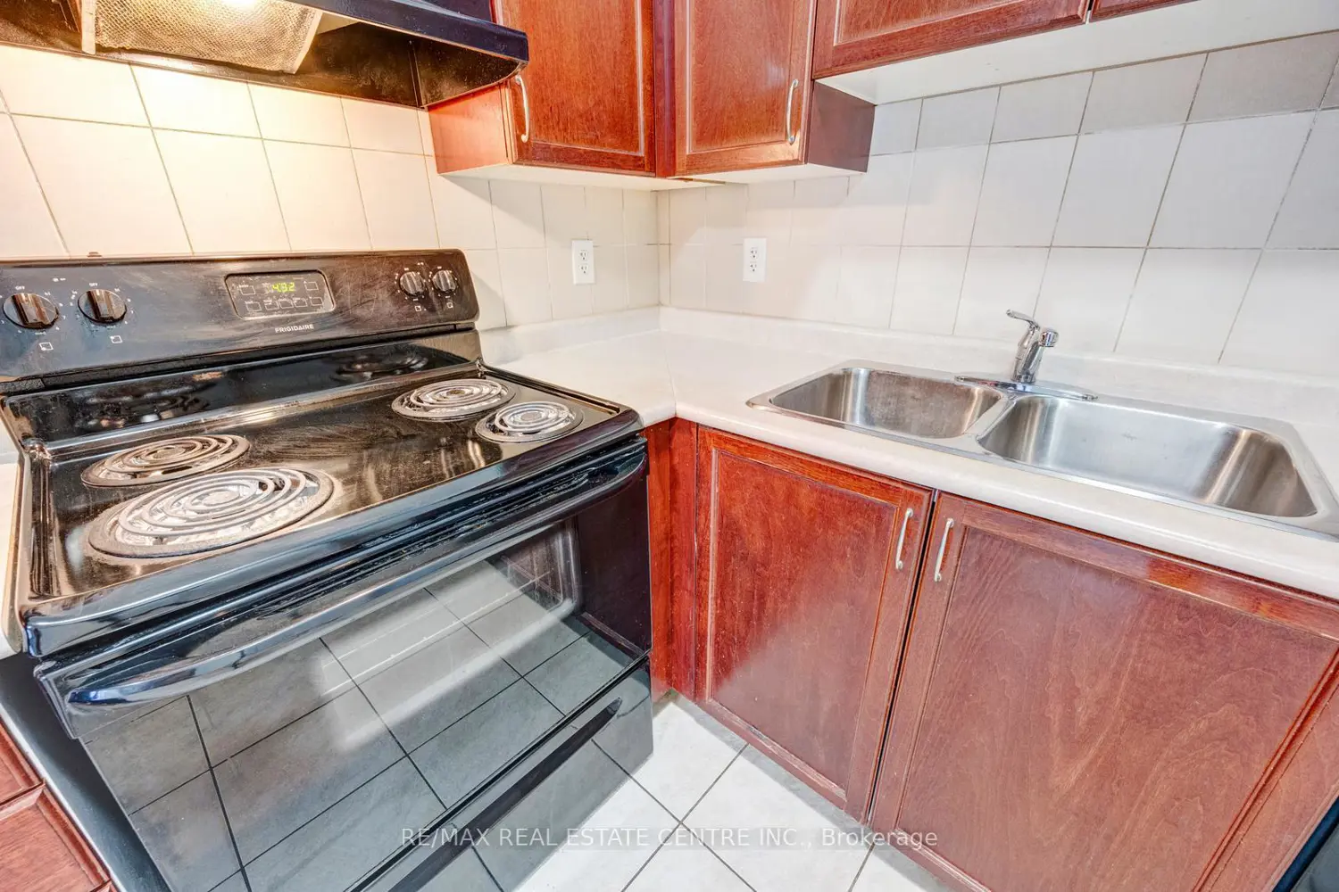 Additional image 10 of 3055 Thomas Street 306