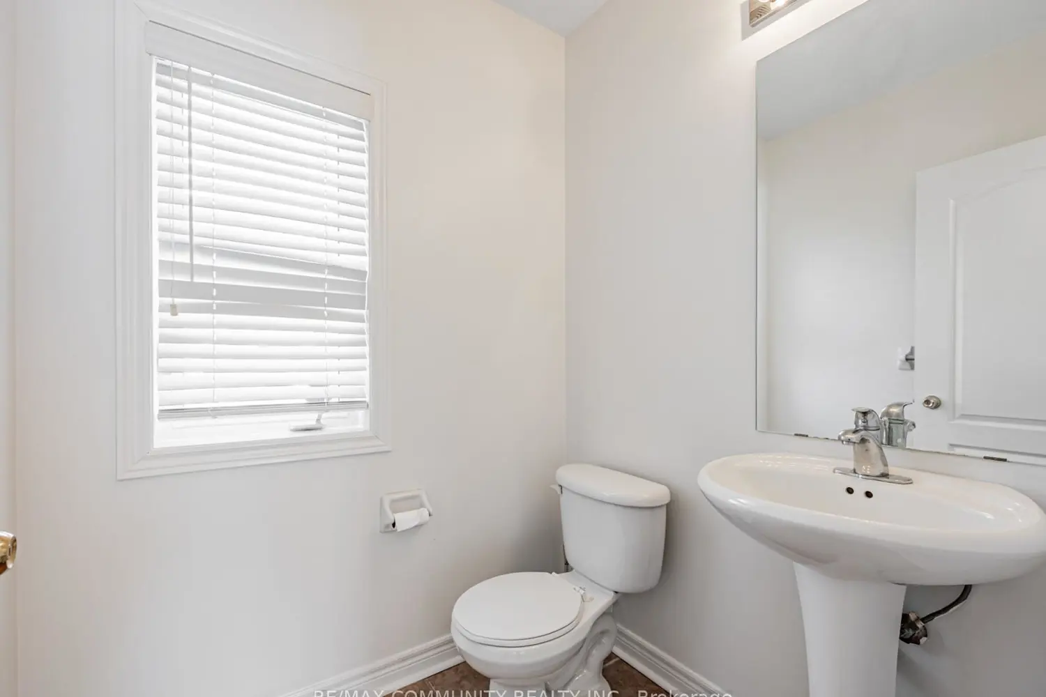 Additional image 4 of 2 John Davis Gate