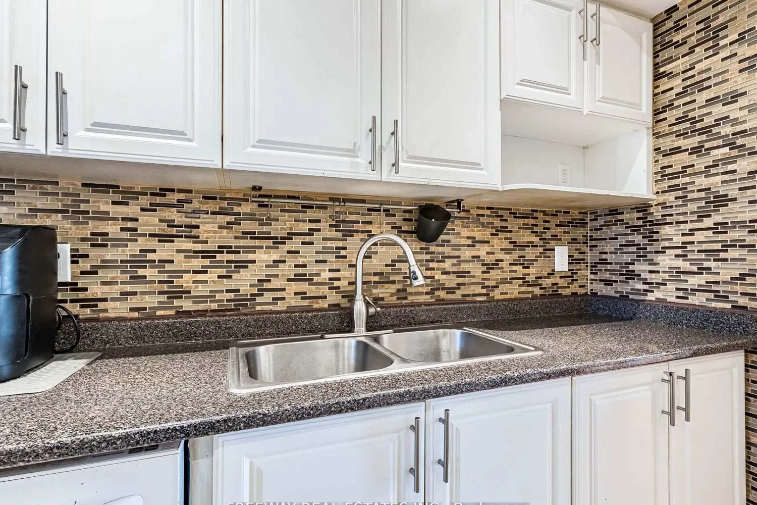 Additional image 6 of 53 Dutch Crescent