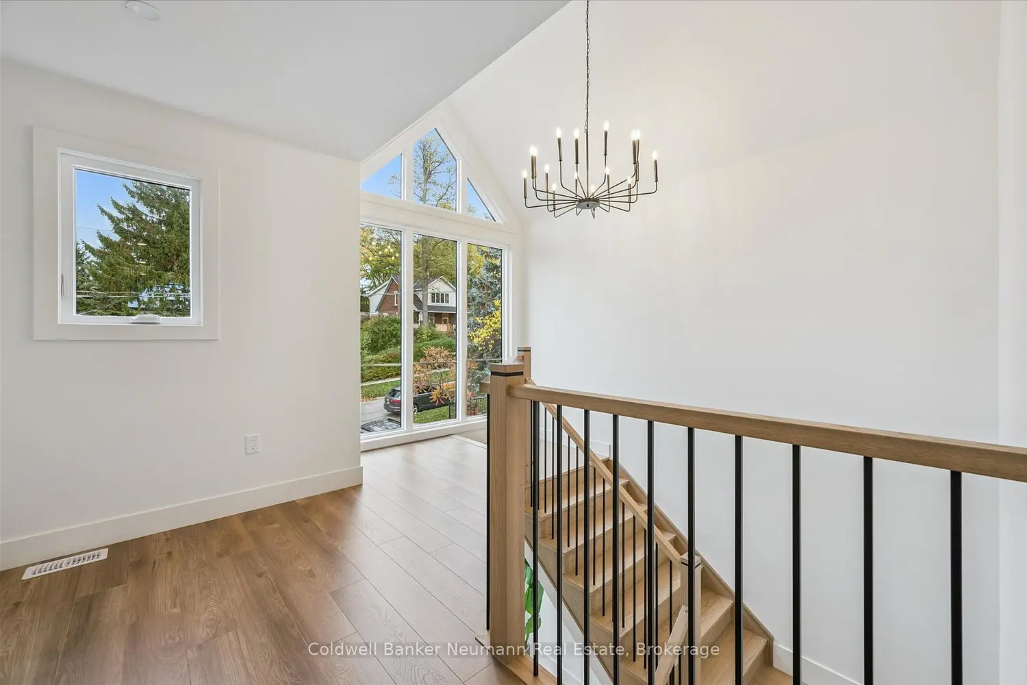 Additional image 14 of 126 Oxford Street