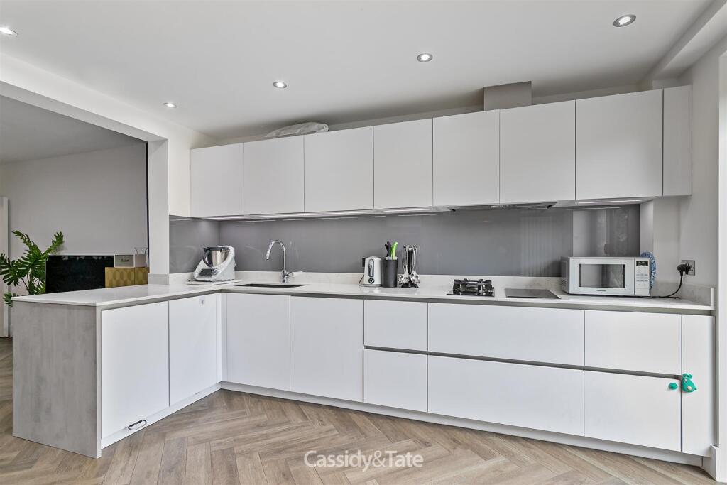 Additional image 8 of Castle Road, St. Albans