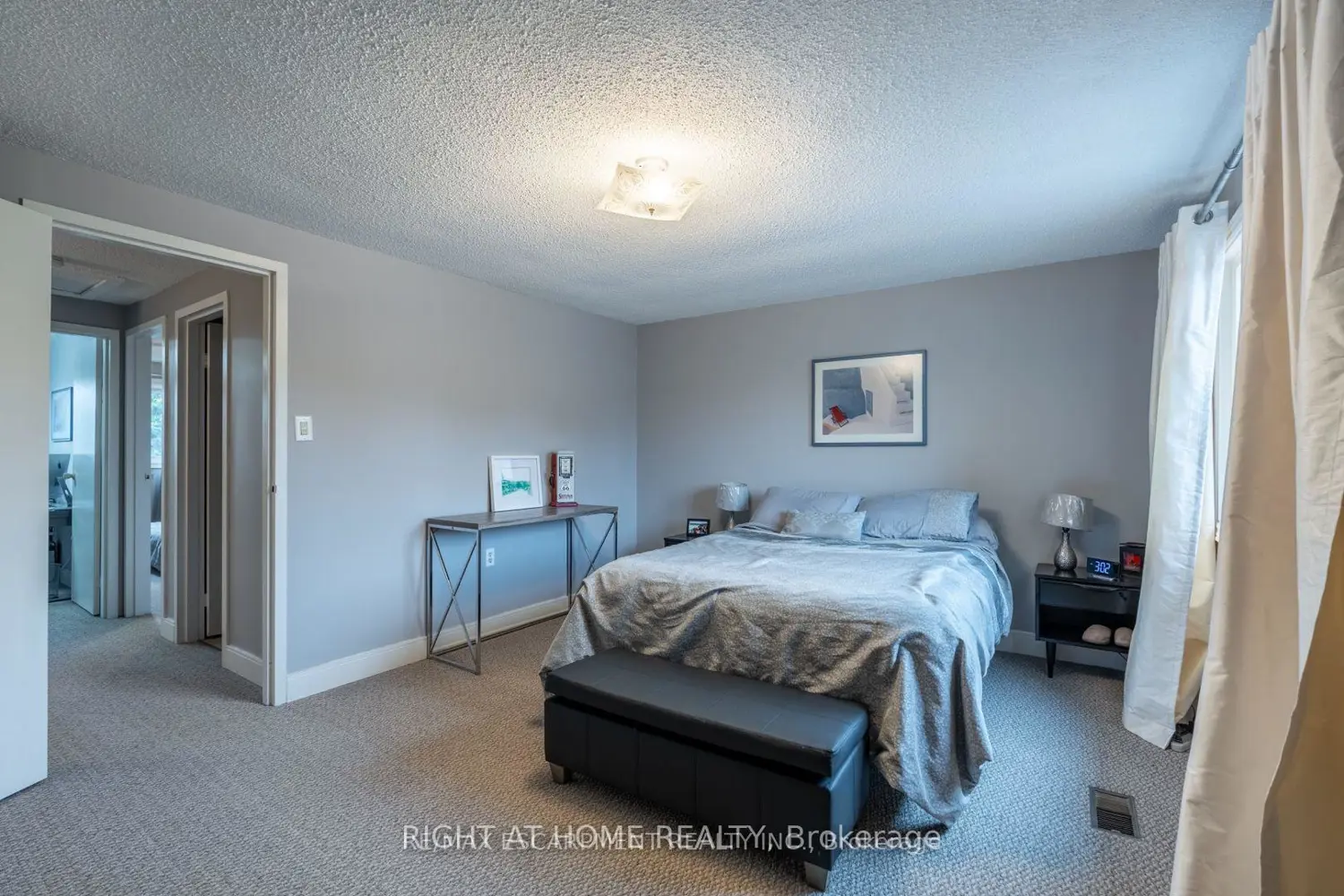 Additional image 8 of 33 Rochelle Avenue 46