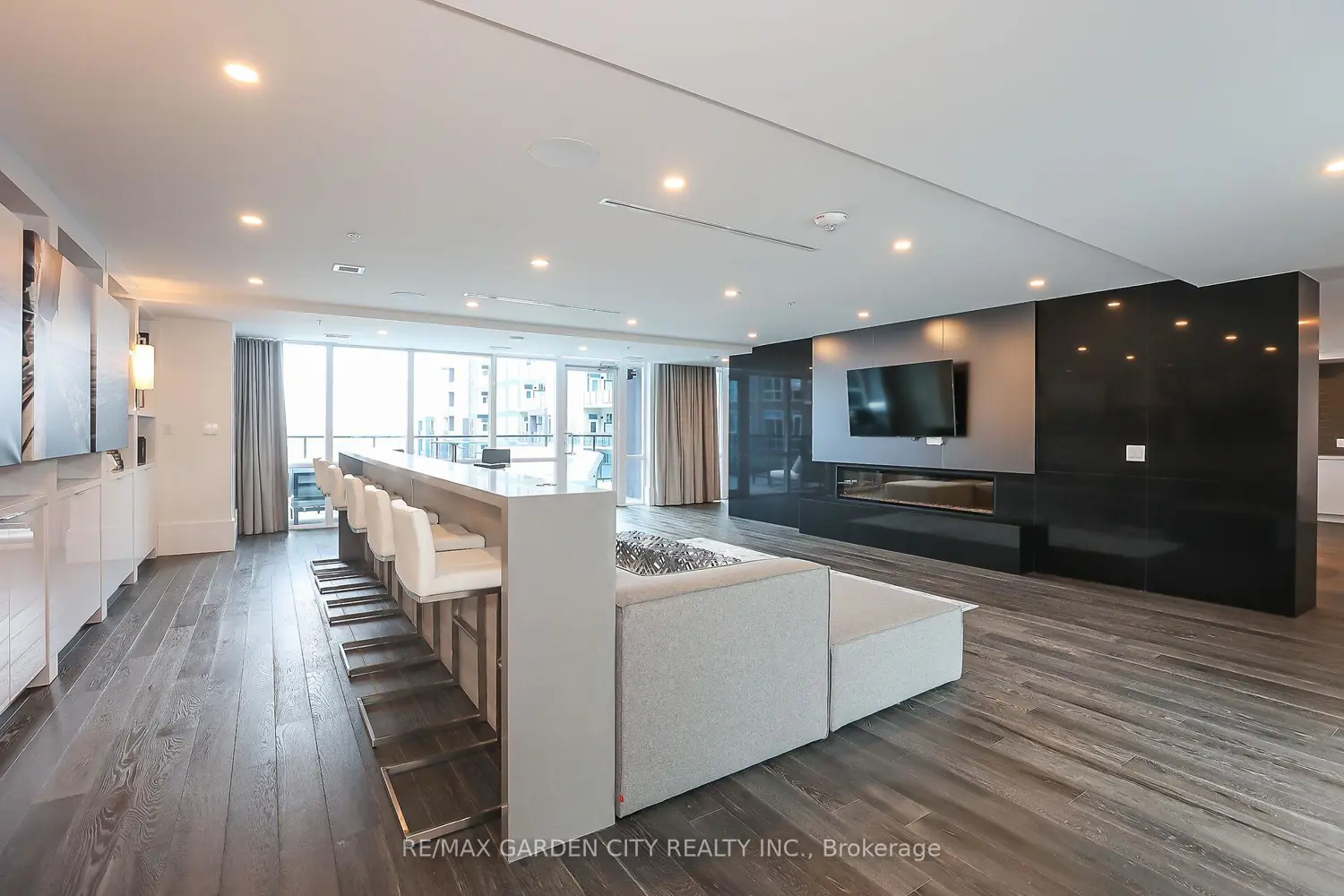 Additional image 4 of 16 Concord Place 431