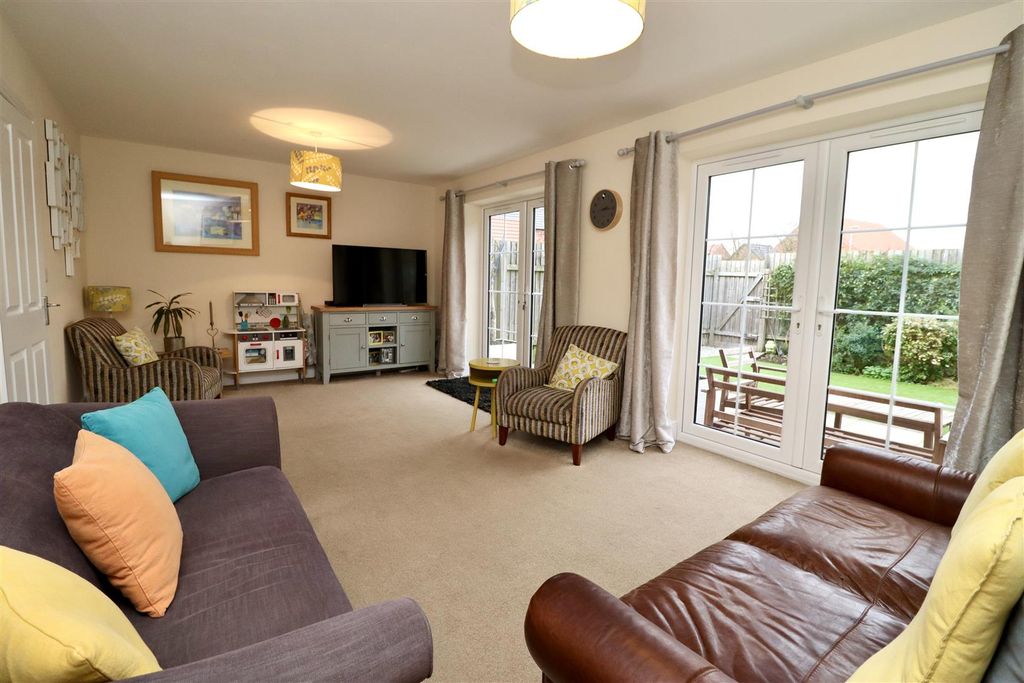 Additional image 2 of 4 bed detached house for saleHoughton Close, Market Weighton, York YO43