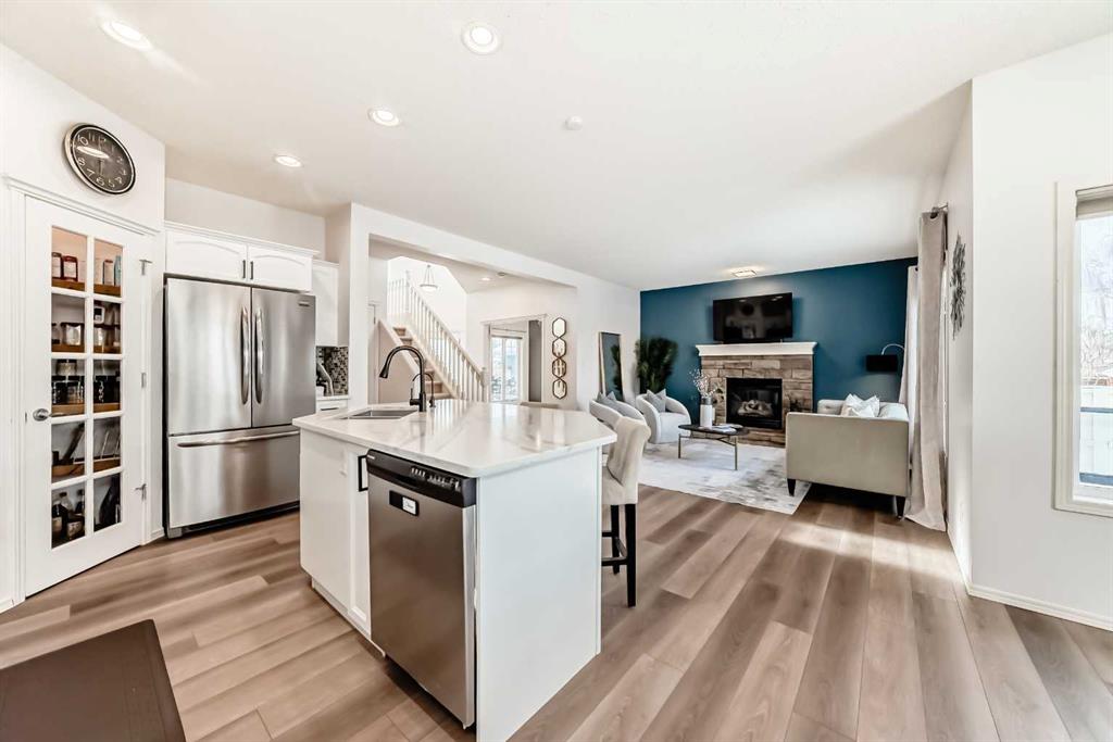 Additional image 6 of 102 Royal Oak Crescent NW, Calgary, AB, T3G 4Y7