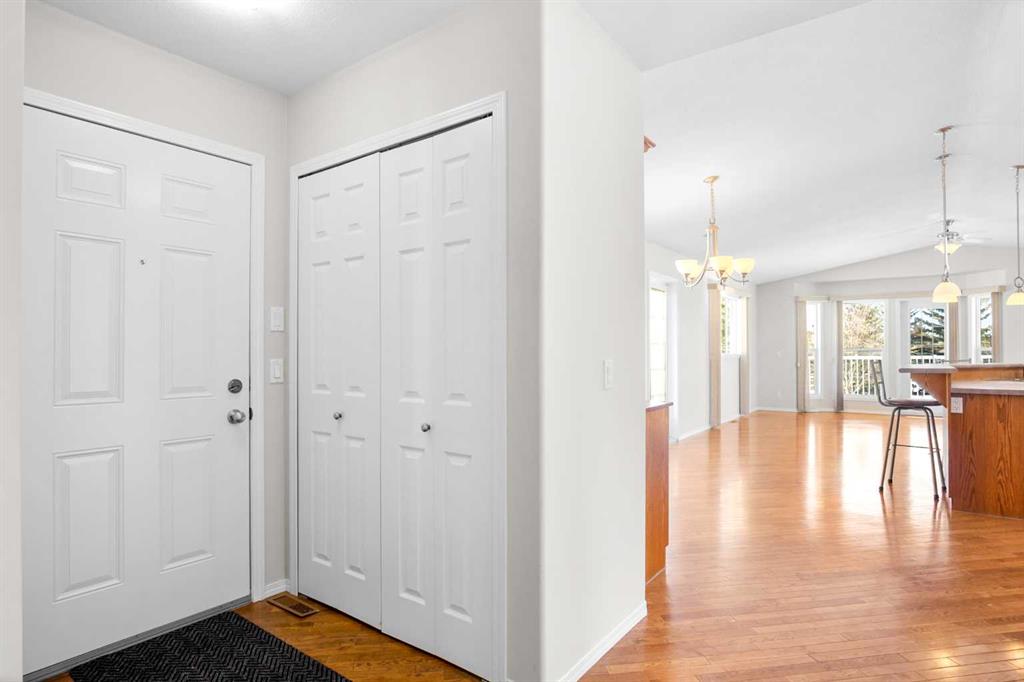 Additional image 4 of 38-5210 65 Avenue, Olds, AB, T4H 1W7