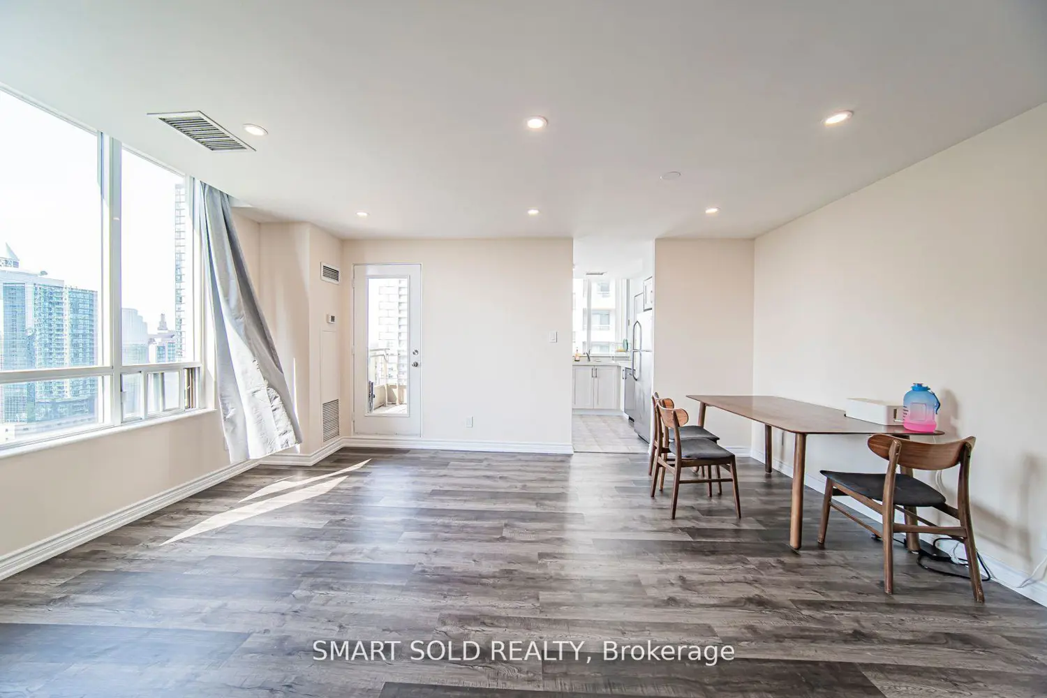 Additional image 4 of 256 Doris Avenue Ph210