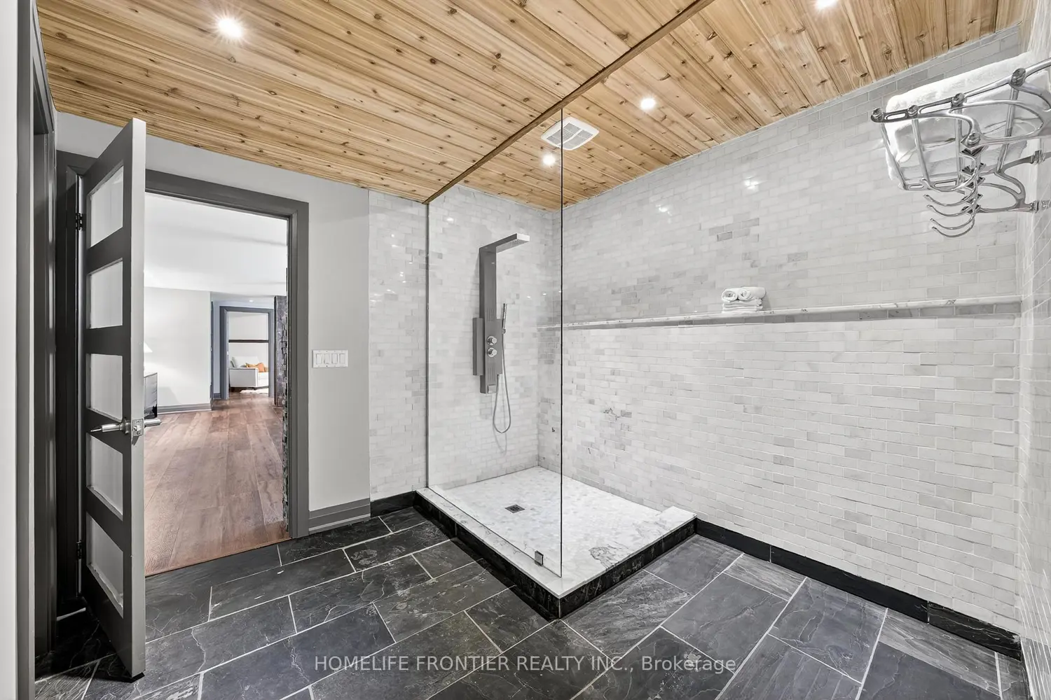 Additional image 17 of 7896 6Th Line