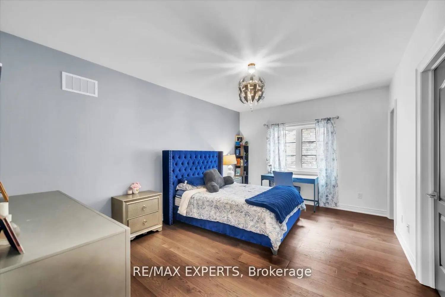 Additional image 11 of 77 Longevity Road