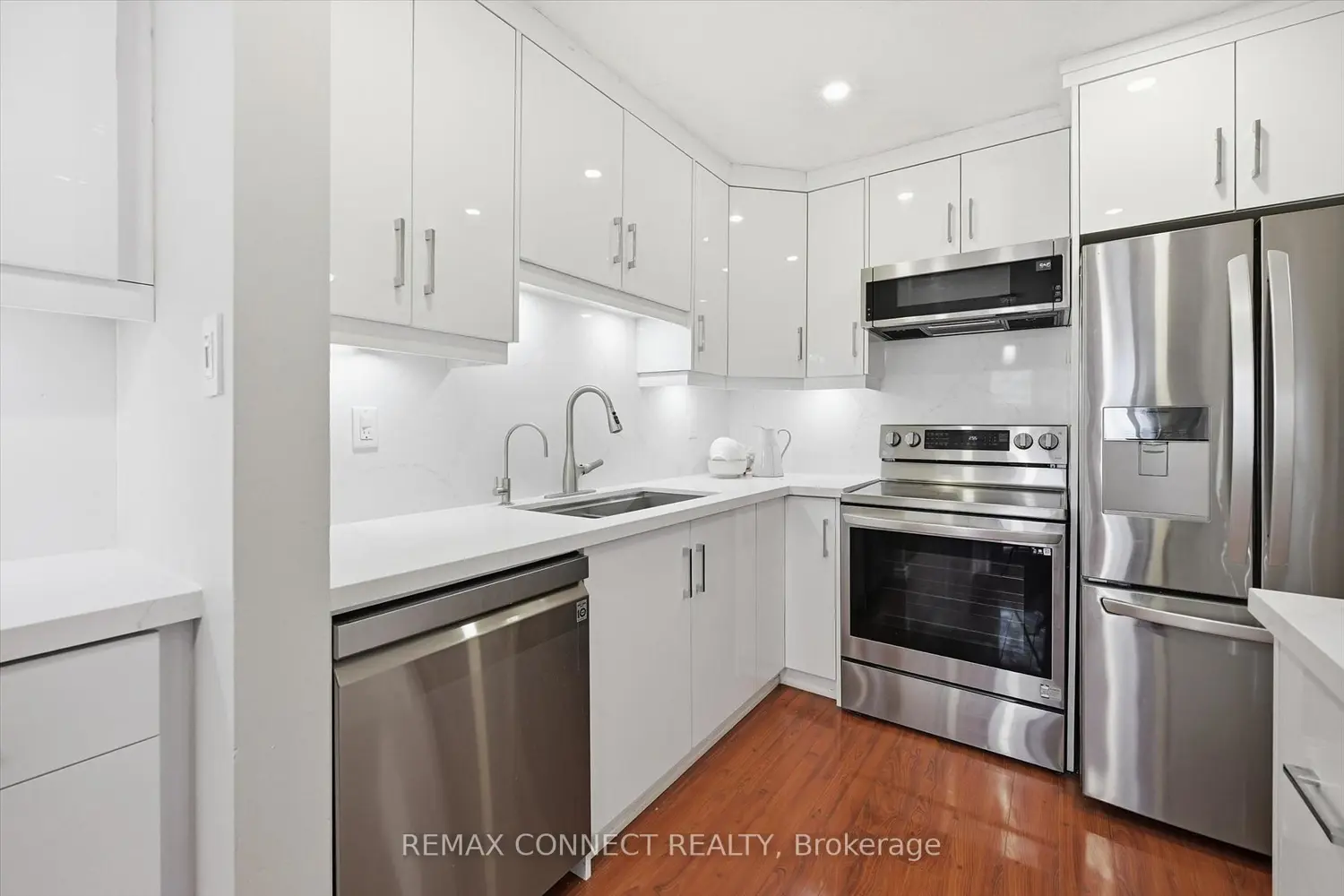 Additional image 8 of 2185 Fairchild Boulevard 23