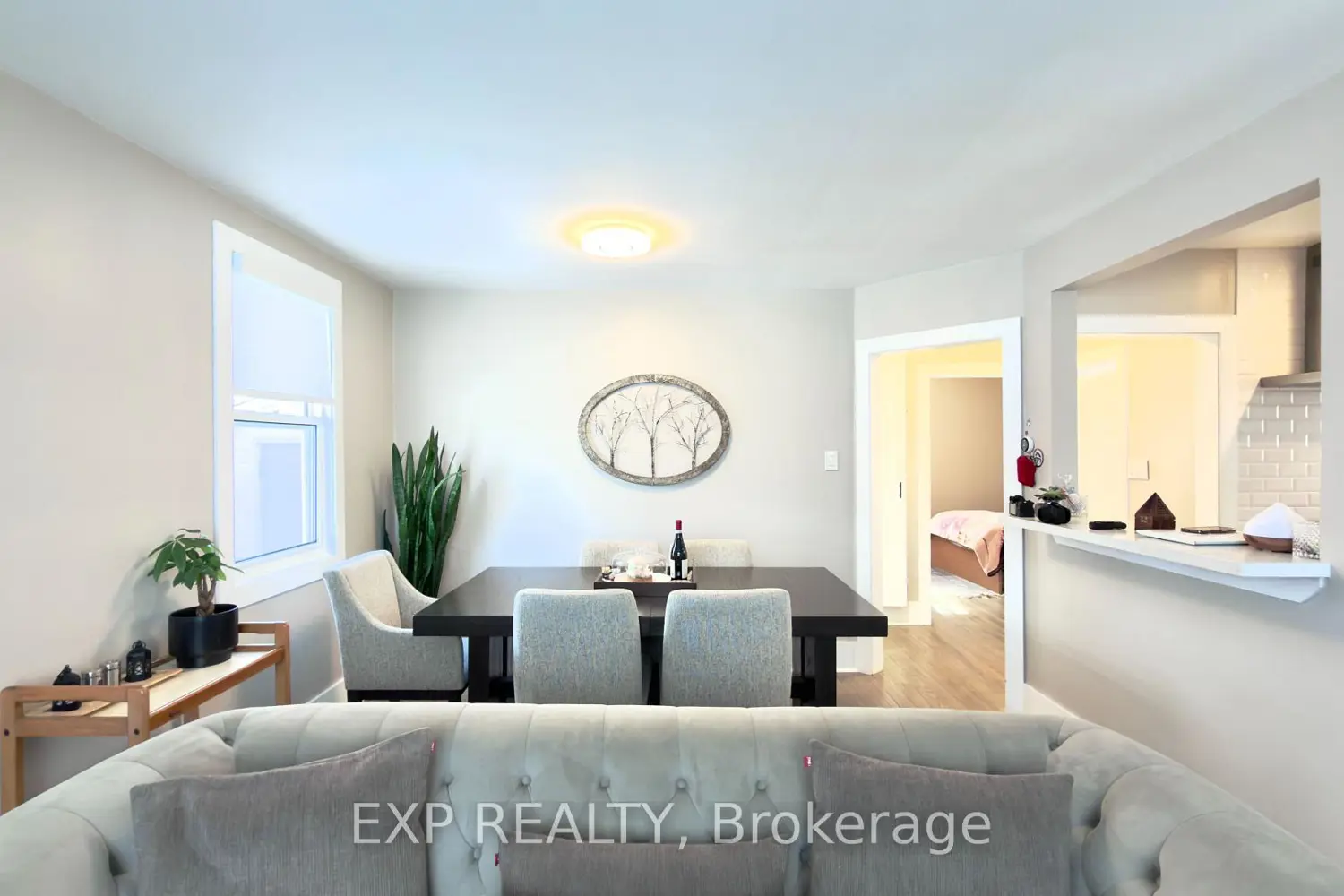 251 Tresane Street photo 2
