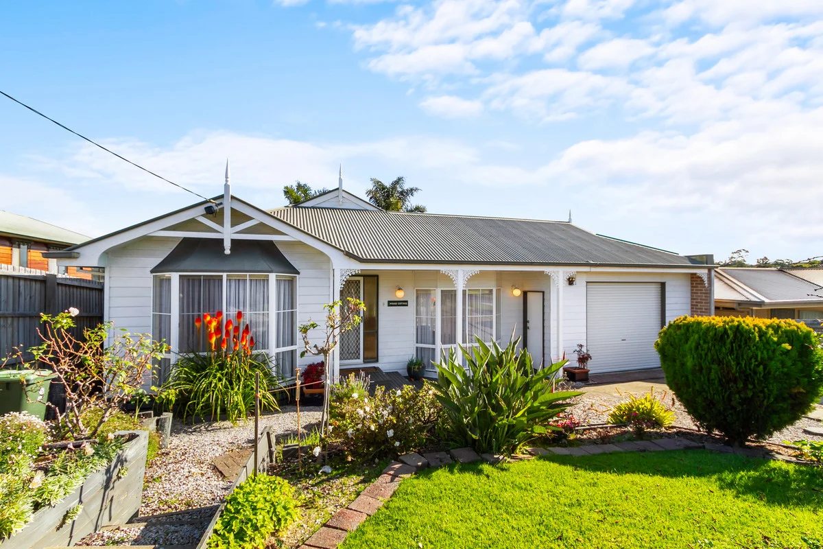 21 McCullough Street, Lakes Entrance VIC 3909