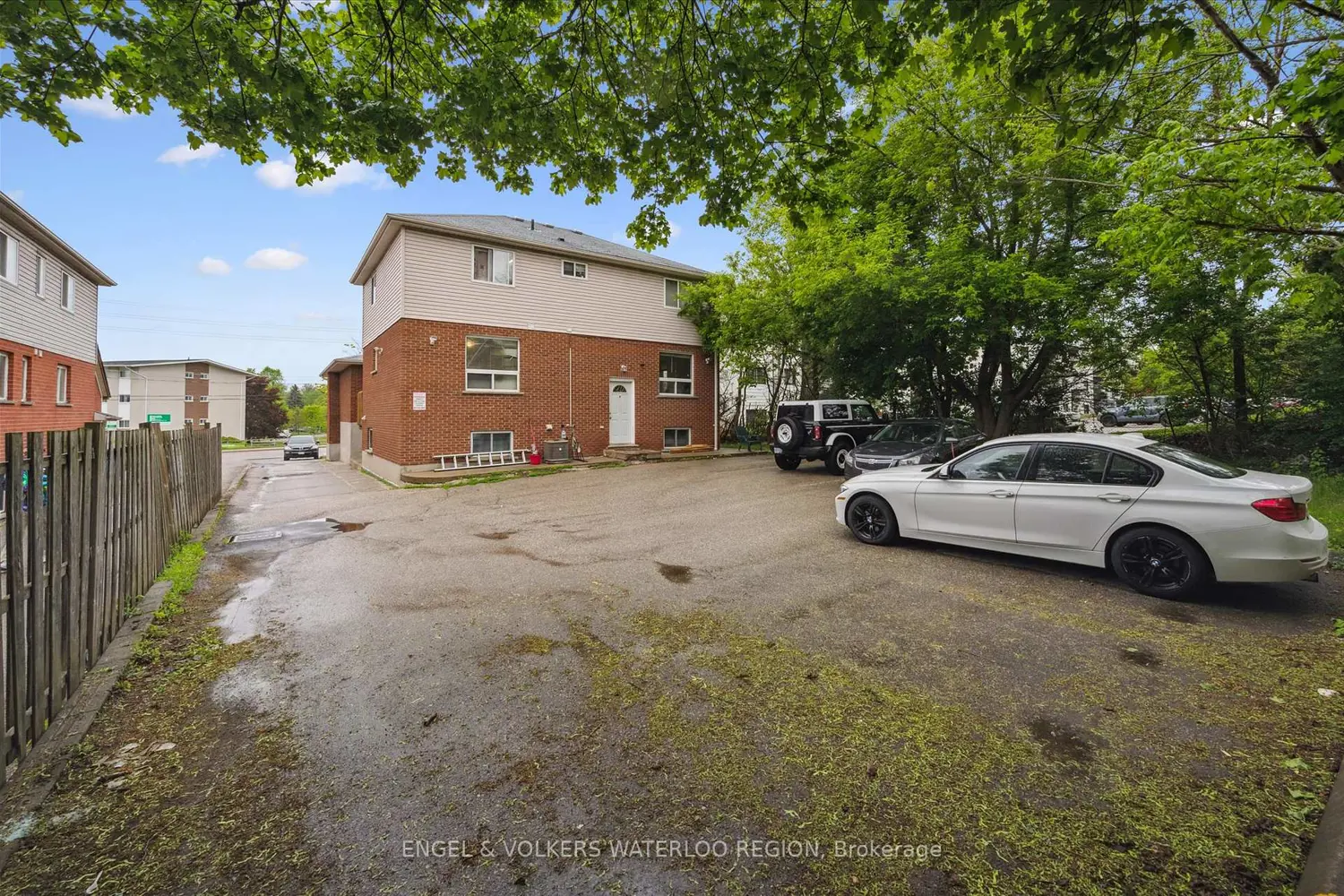 Additional image 5 of 155 University Avenue