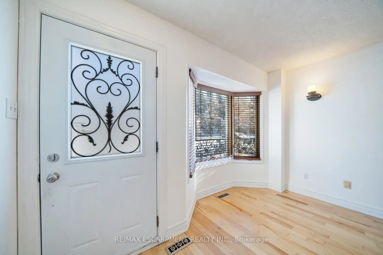 108 Olde Bayview Avenue photo 2