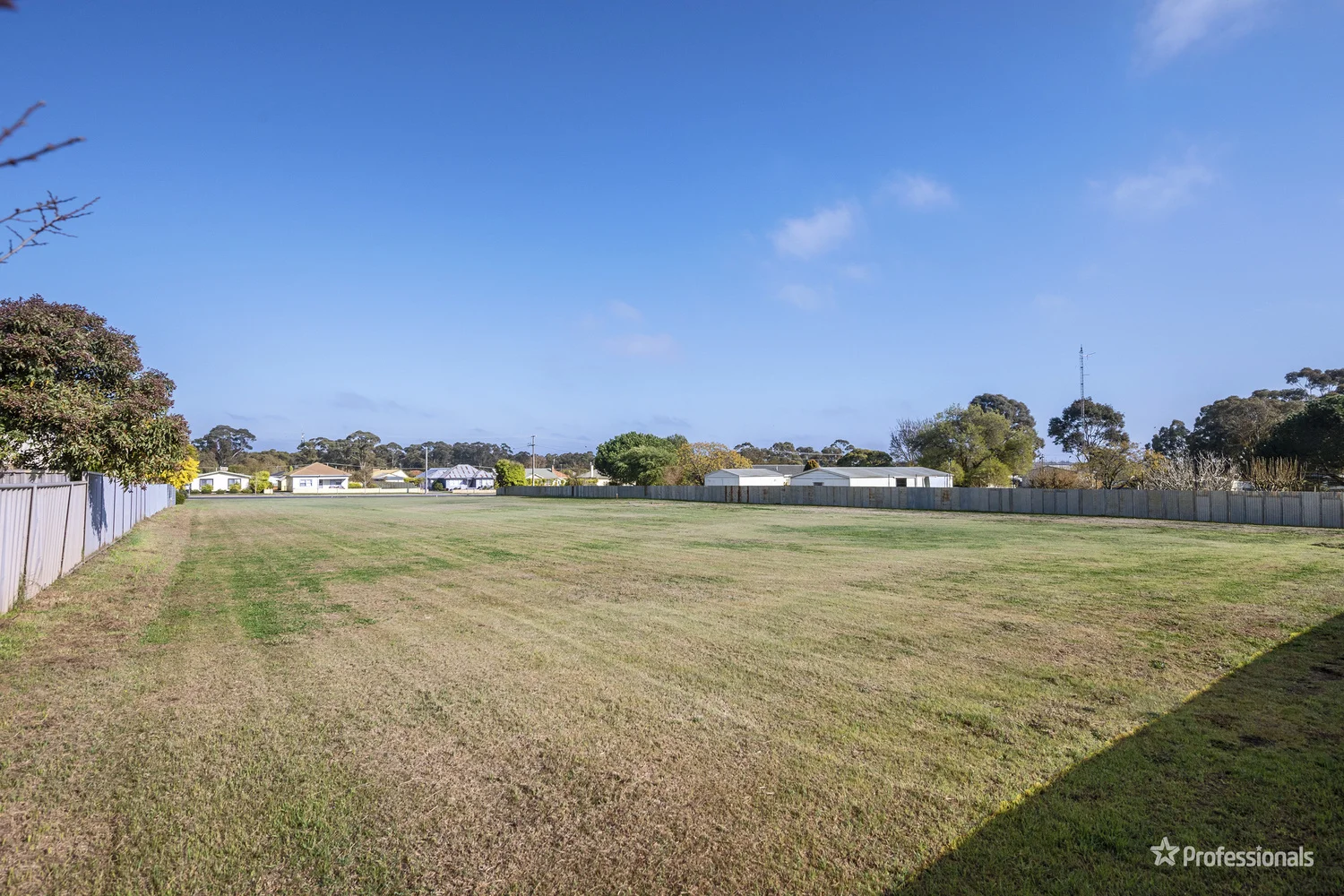 Additional image 5 of s 1, 2 & 3/57 Majorca Road, Maryborough VIC 3465