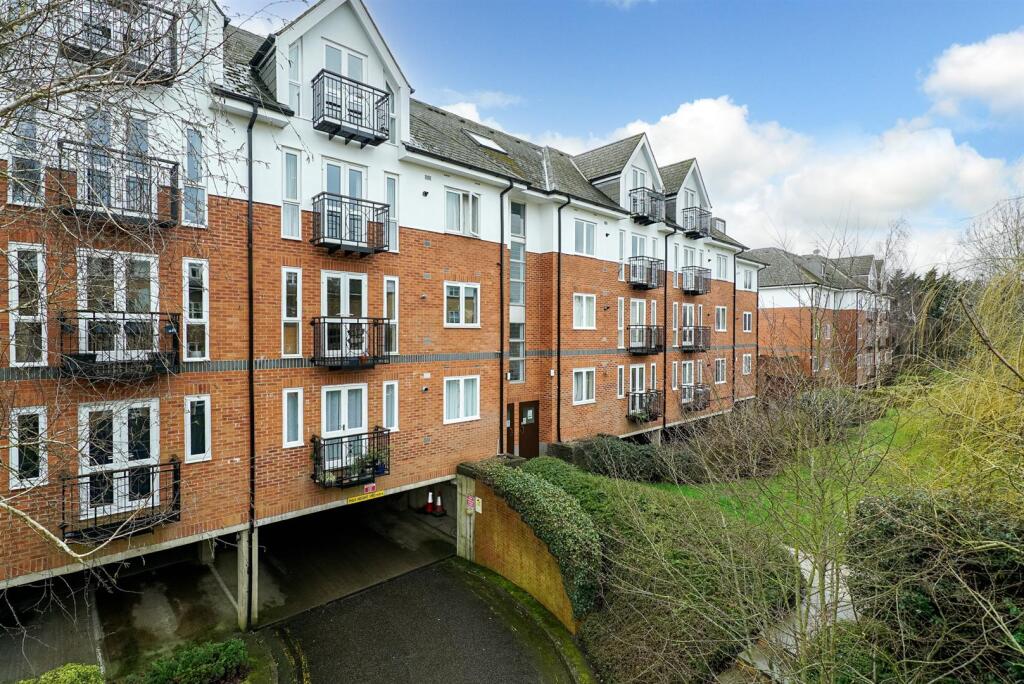 Additional image 16 of Park View Close, St. Albans