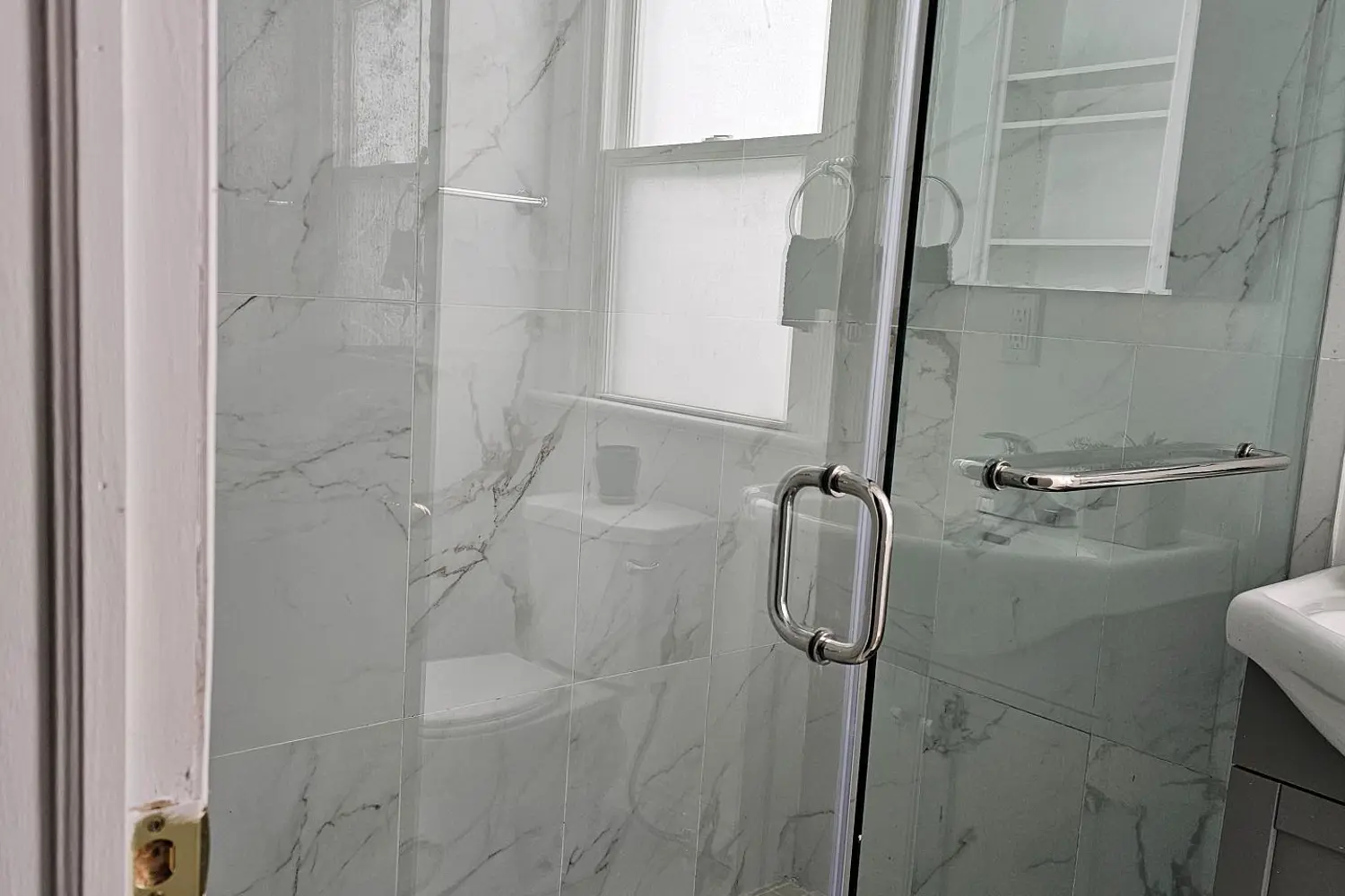 Additional image 11 of 764 Dundas Street