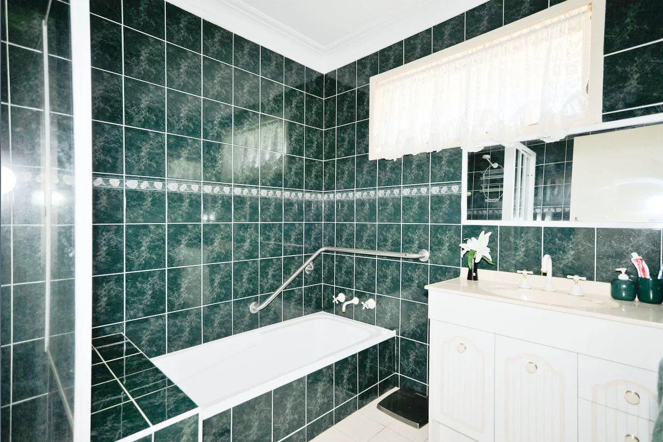 Additional image 12 of 6 Glenwarrie Place, Parkes NSW 2870