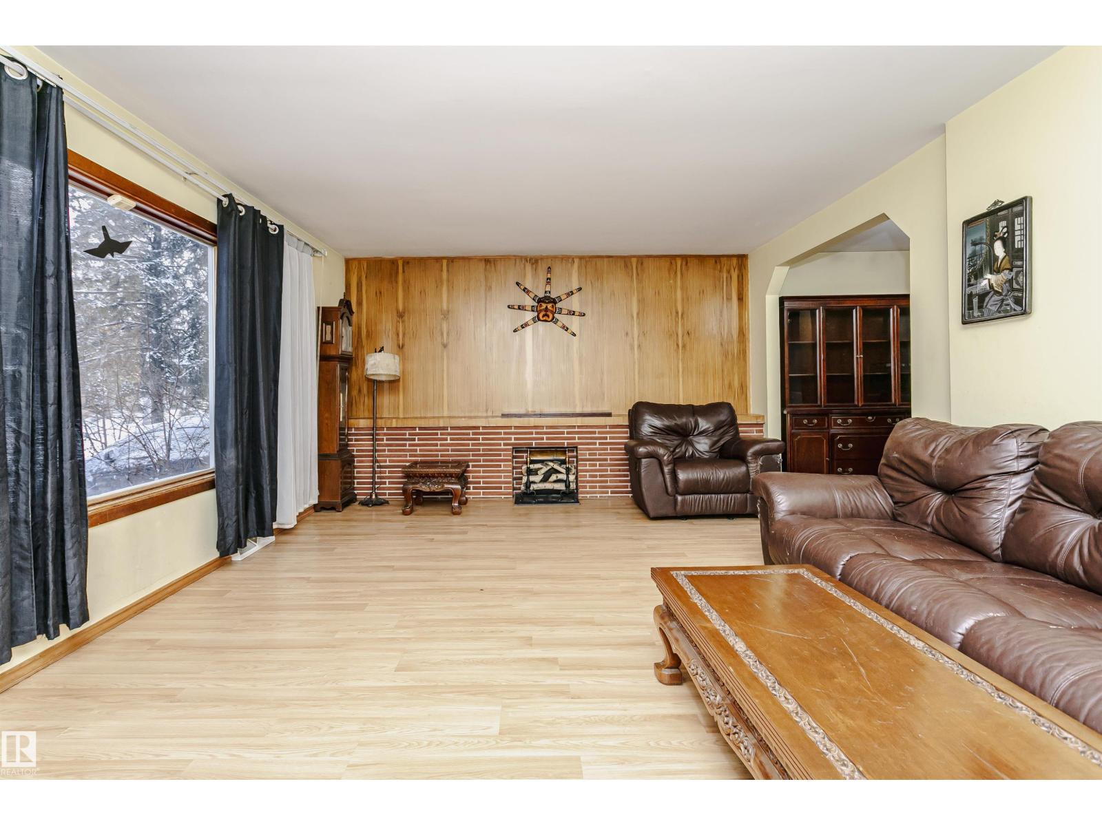 Additional image 6 of 10819 54 Avenue NW, Edmonton, AB, T6H0T8