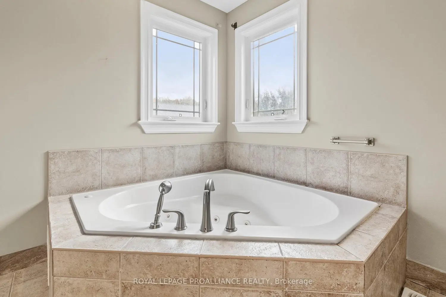 Additional image 9 of 1009 Crestwood Drive