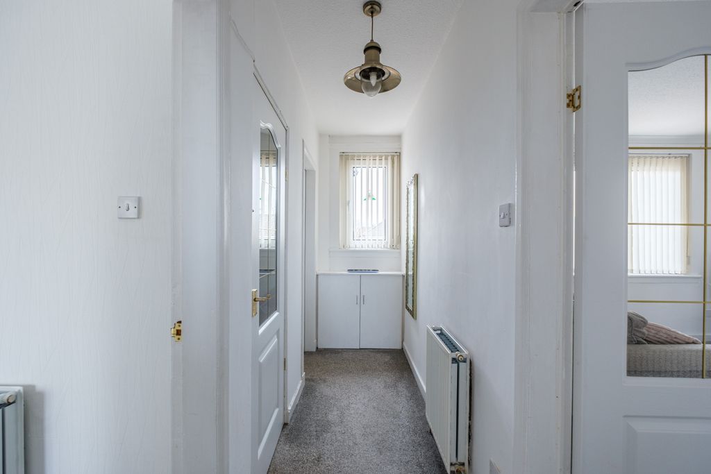 2 bed flat for saleDakala Court, Wishaw ML2 photo 2