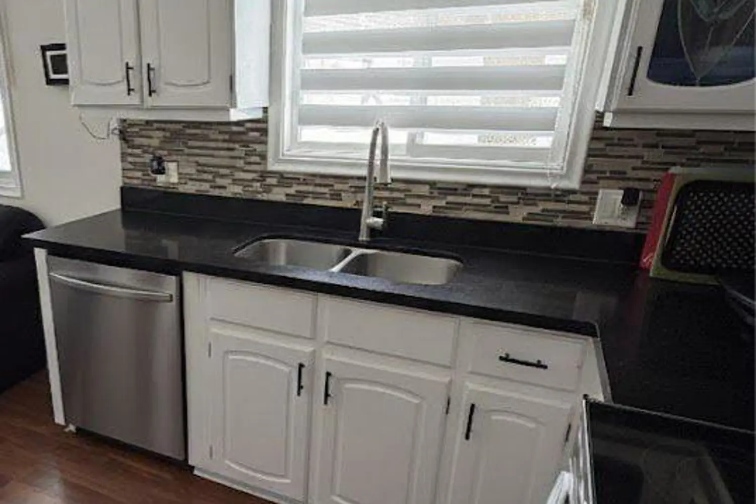 Additional image 2 of 98 The Queensway South Avenue