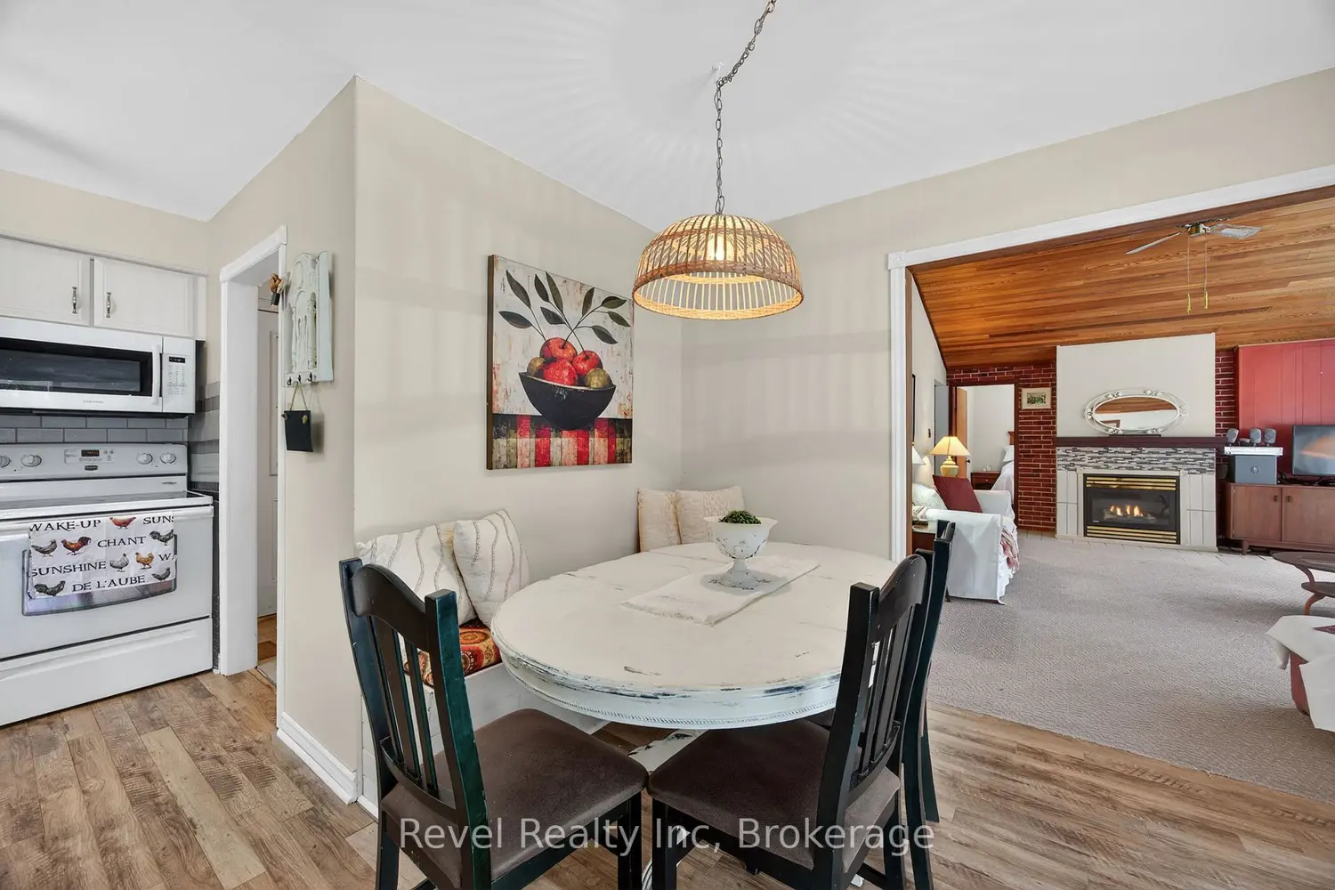 Additional image 3 of 8 Manitou Crescent