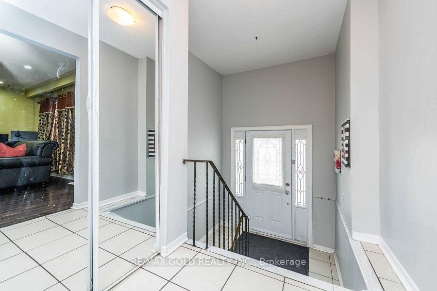Additional image 2 of 3430 Chipley Crescent, Mississauga, ON, L4T 2E2