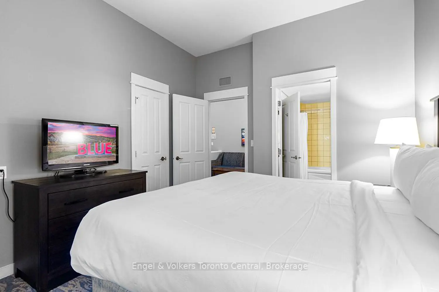 Additional image 14 of 156 Jozo Weider Boulevard 241