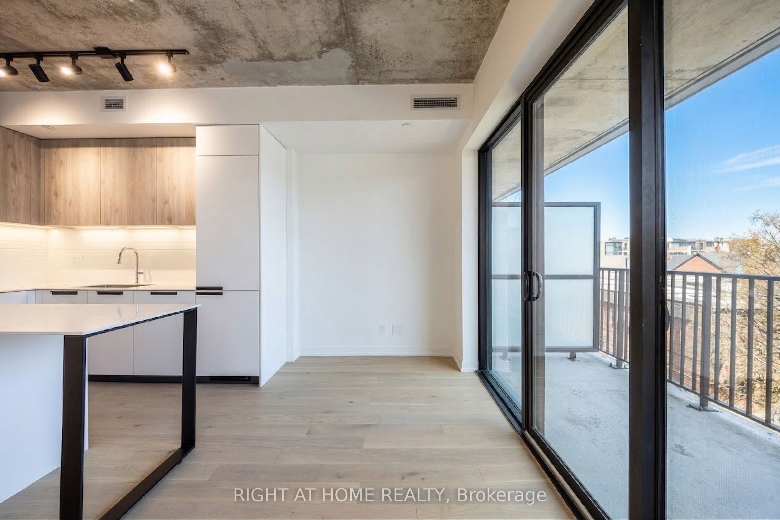Additional image 6 of 301-761 Queen Street E, Toronto, ON, M4M 1H3
