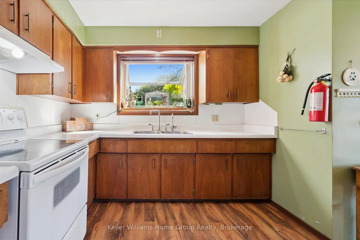 Additional image 4 of 568 Black Street