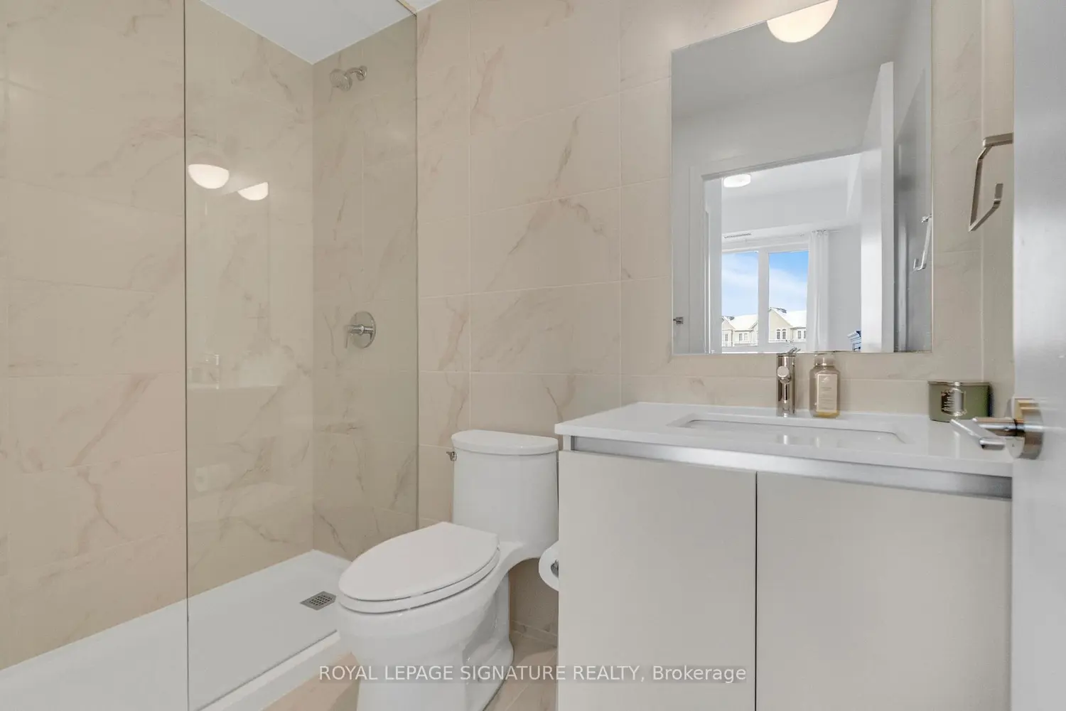 Additional image 13 of 395 Dundas Street 234