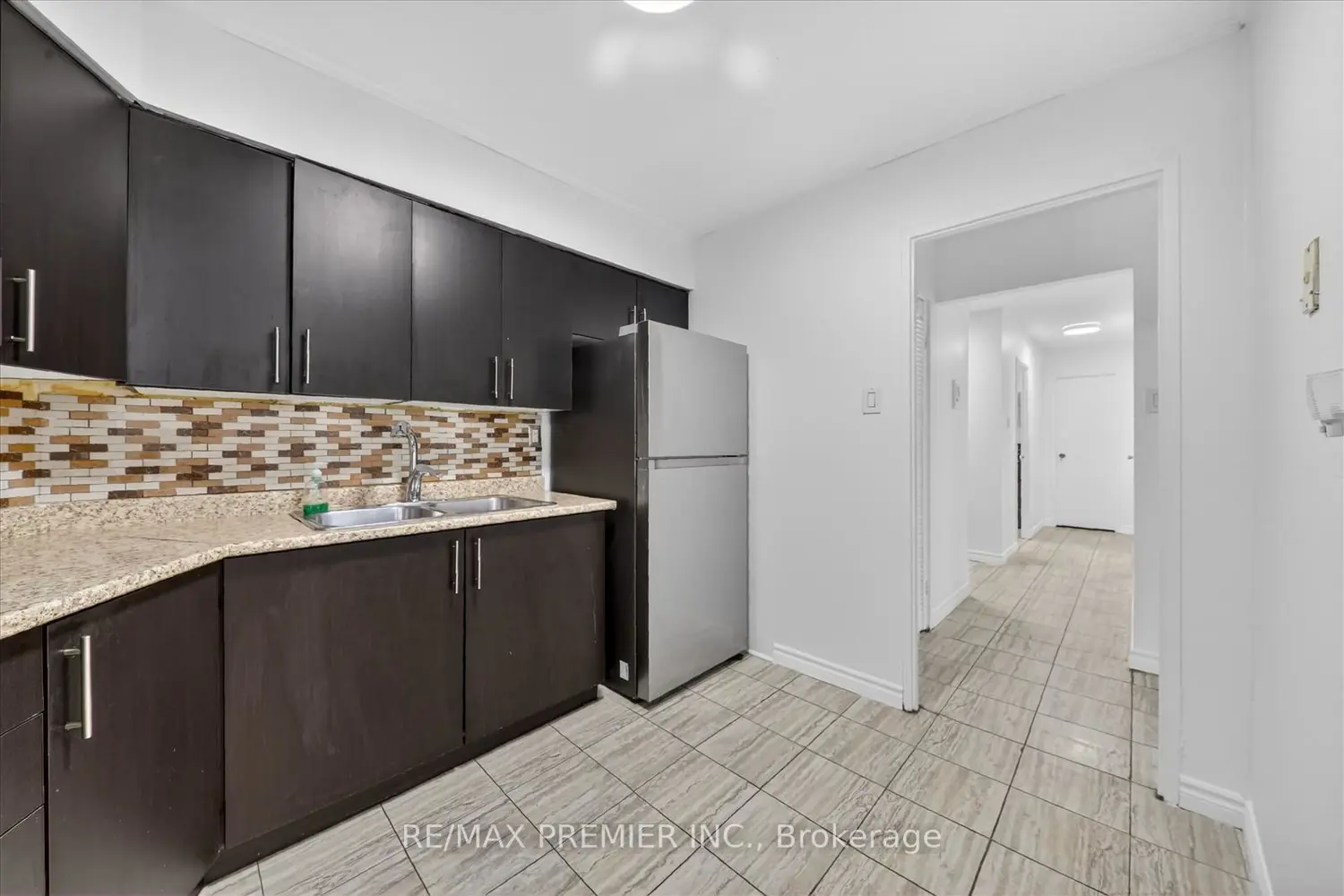 Additional image 11 of 3555 Derry Road 712