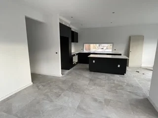 Additional image 3 of Doreen VIC 3754