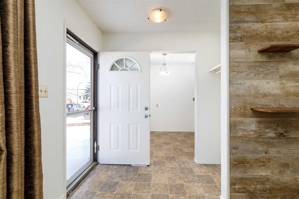 Additional image 4 of 17 George Crescent, Red Deer, AB, T4P2K9