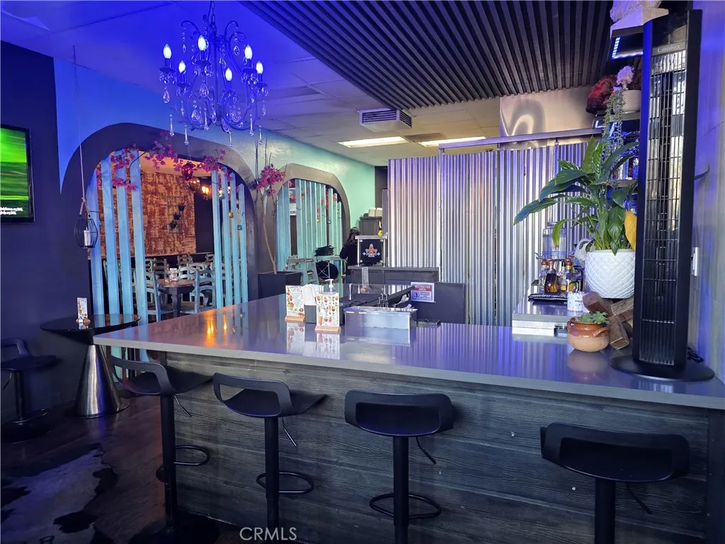 7213 Balboa Boulevard, Van Nuys, CA 91406