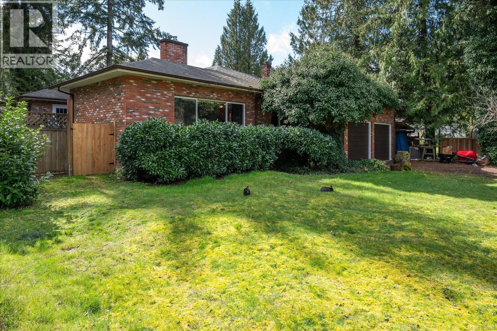 1819 Meadowlark Cres