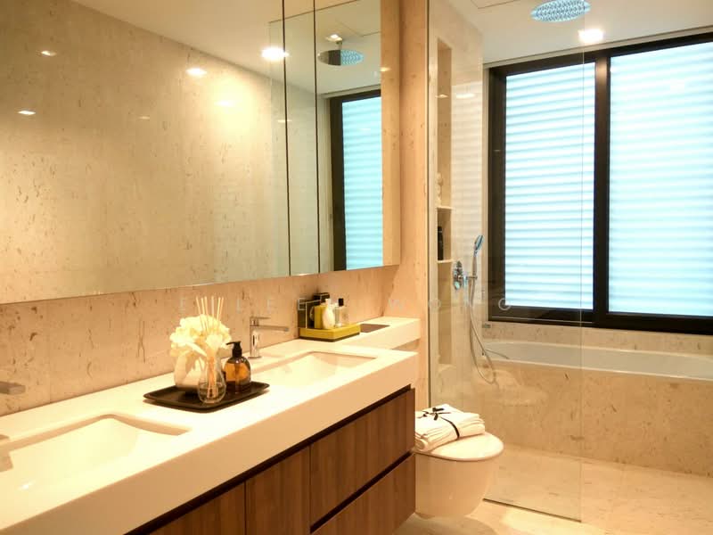 Modern Home w Lift & Terrace photo 4