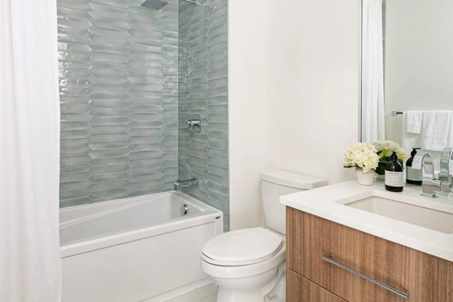 Additional image 16 of 611 Persimmon Way