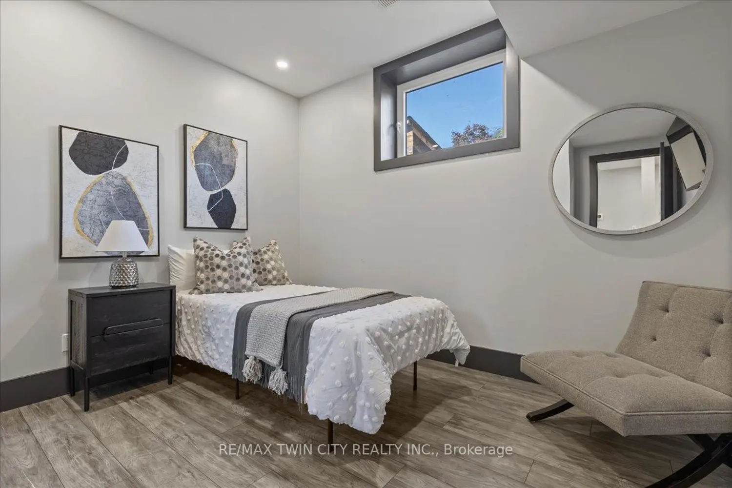 Additional image 7 of 404 Montrose Street
