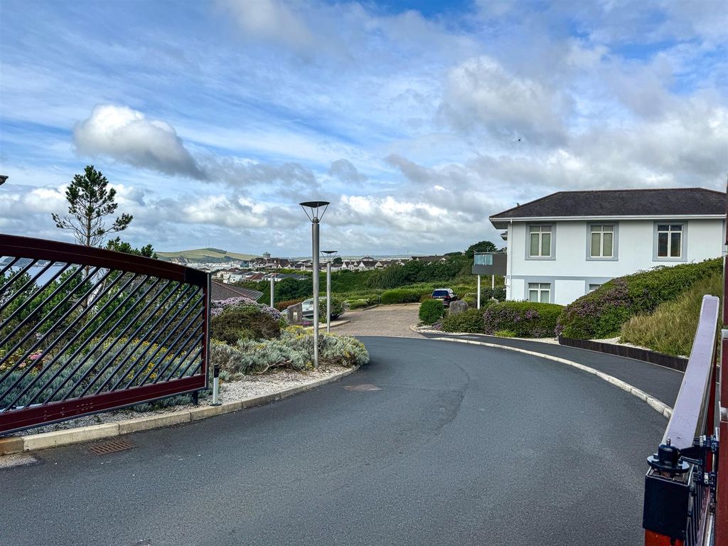 Additional image 23 of 2 bed flat for saleMajestic Apartments, King Edward Road, Onchan IM3