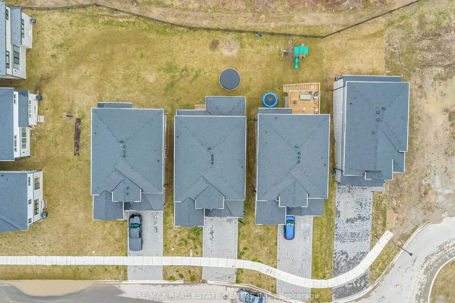 3374 Oriole Drive photo 2
