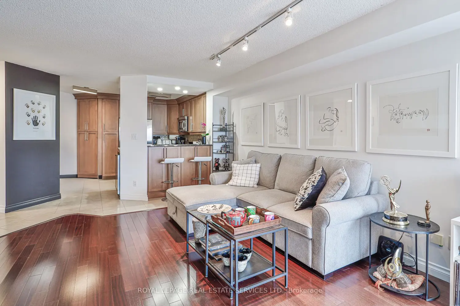 2267 Lake Shore Boulevard 707
