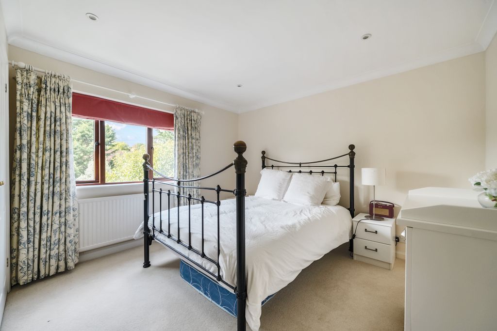 Additional image 14 of 5 bed detached house for saleThe Green, Henley-On-Thames RG9