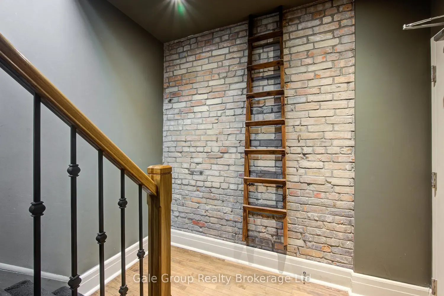 Additional image 13 of 81 Broadway Street 11