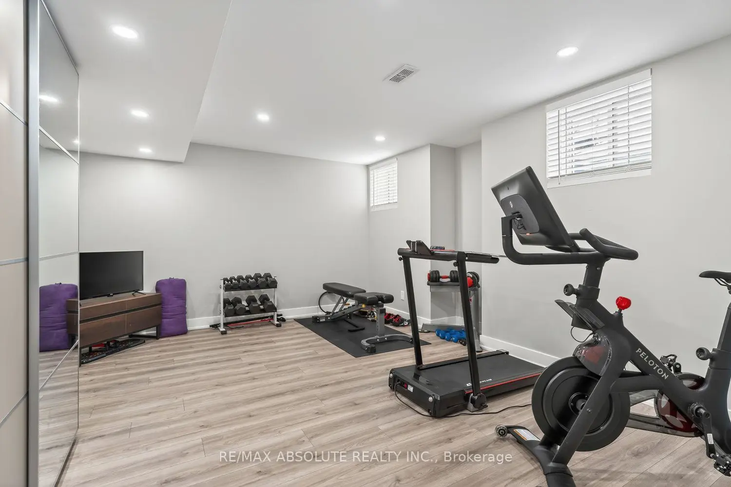 Additional image 17 of 1008 Manege Street