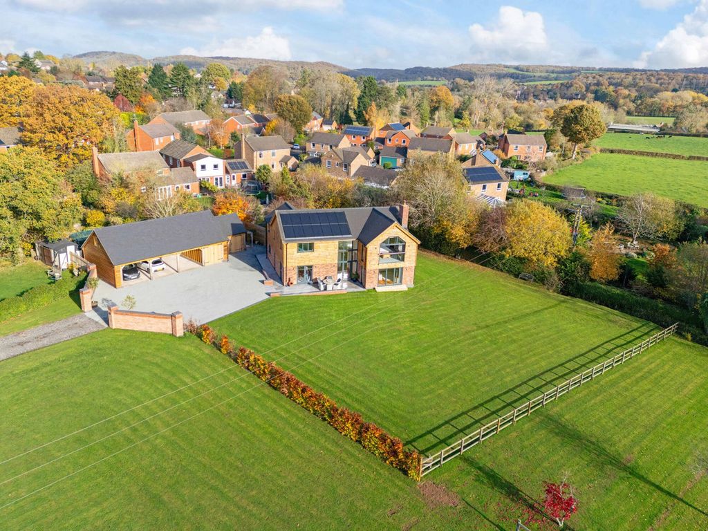 4 bed detached house for saleBosbury Road Cradley Malvern, Worcestershire WR13