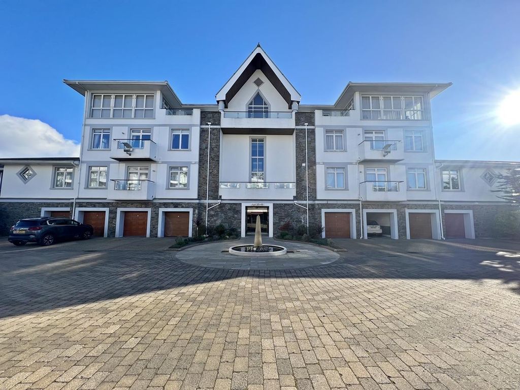 4 bed flat for salePenthouse, Majestic Apartments, King Edward Road, Onchan IM3
